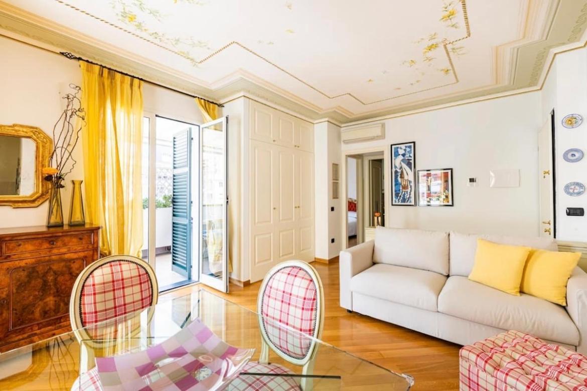 La Casa Al Mare Centro Storico Di Loano Con Garage Apartment Bagian luar foto