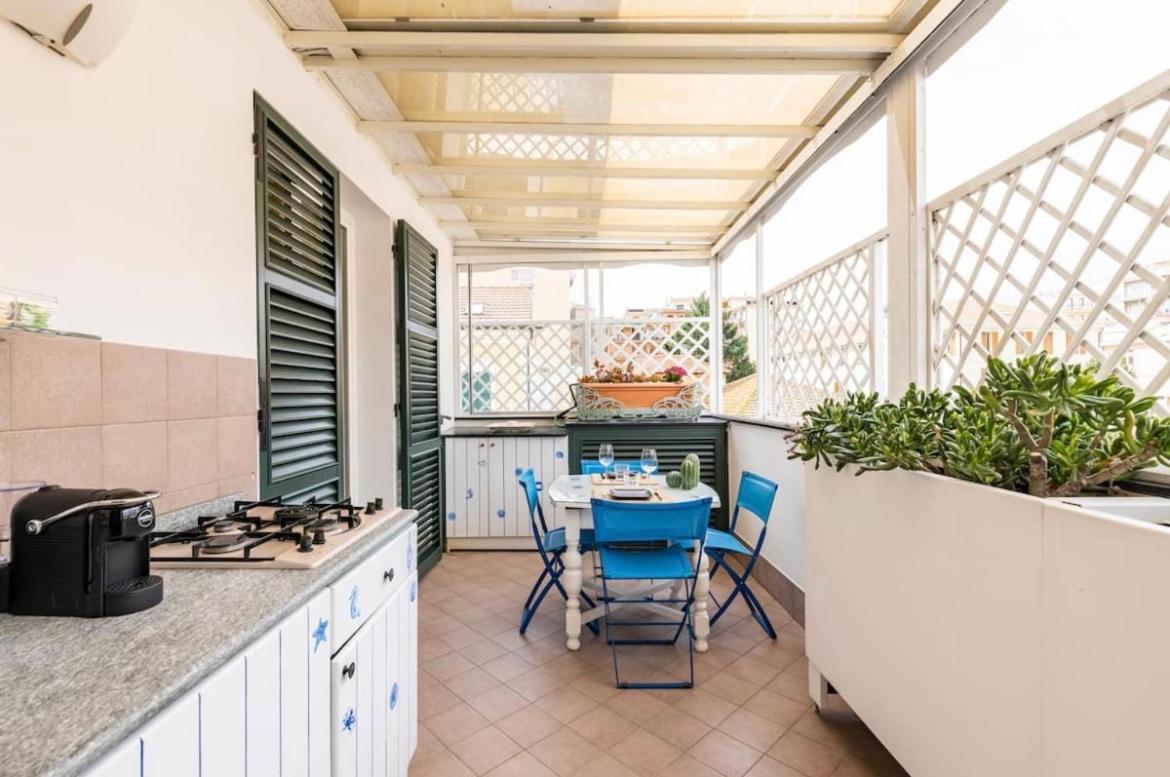 La Casa Al Mare Centro Storico Di Loano Con Garage Apartment Bagian luar foto